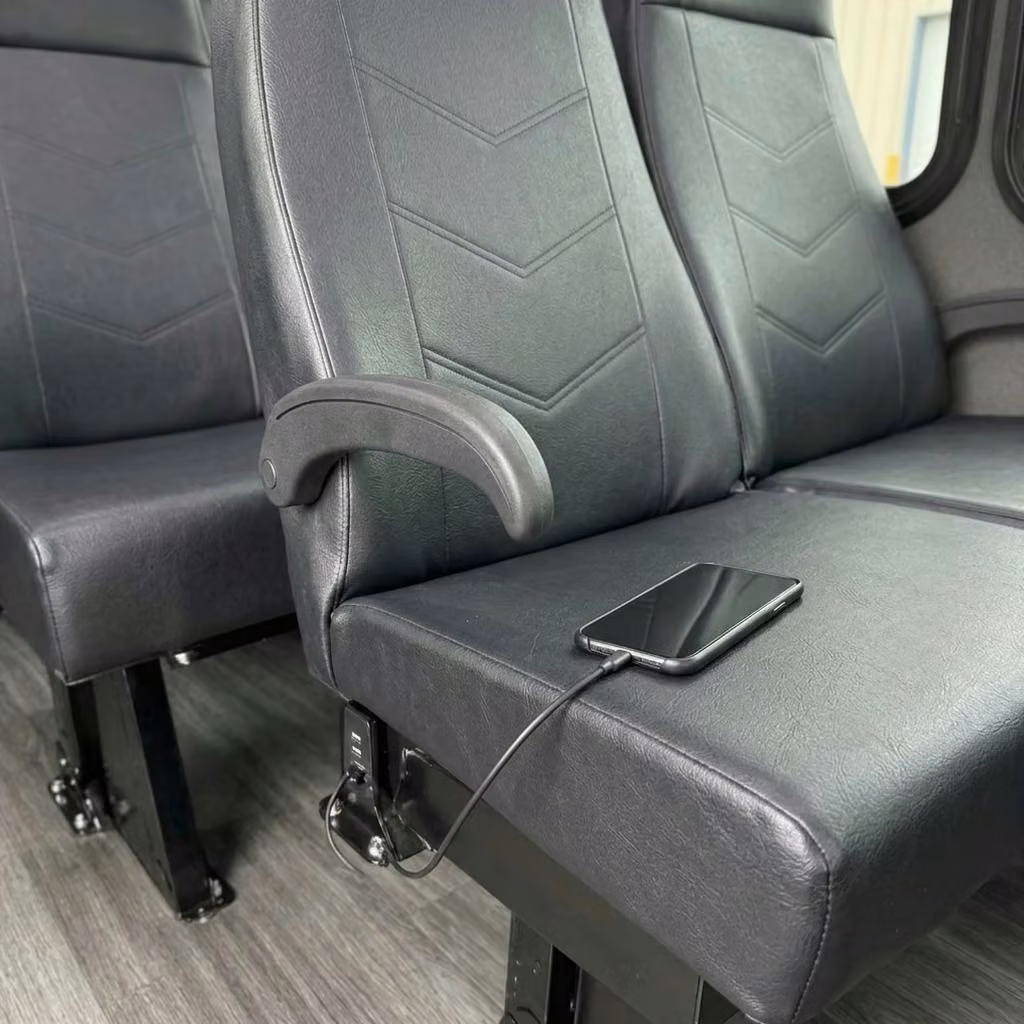 casselberry 15 passenger minibus usb charging