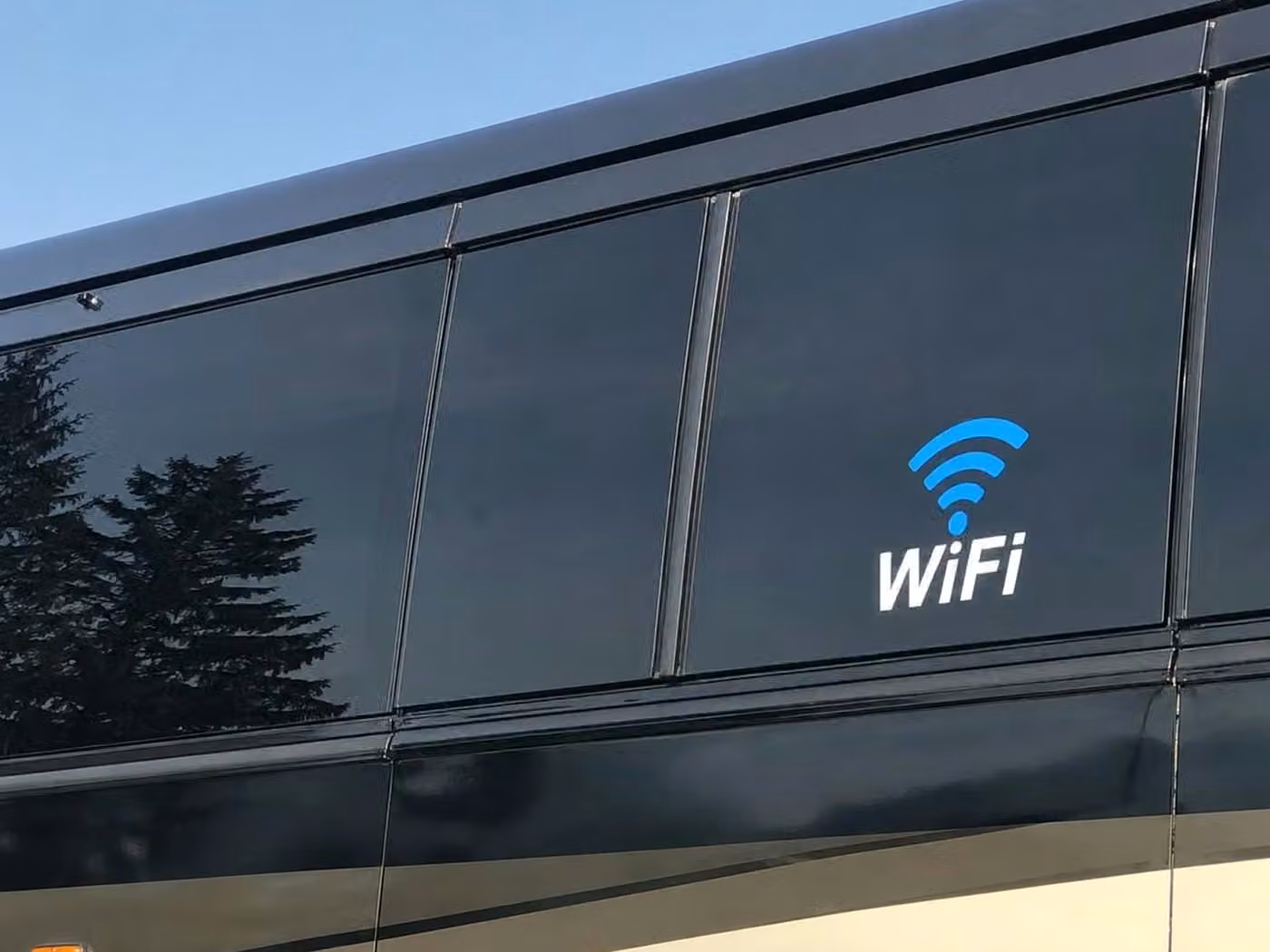 casselberry 15 passenger minibus wifi