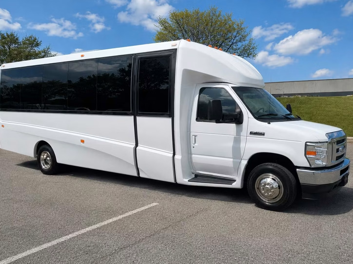 casselberry 20 passenger minibus rental