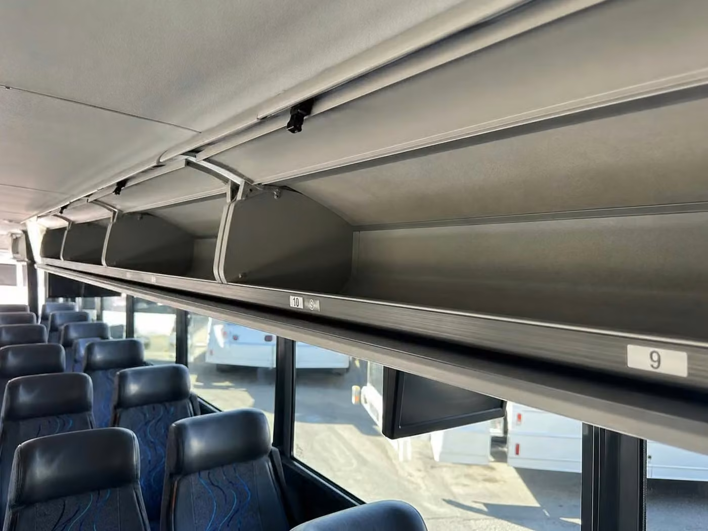 casselberry 25 passenger minibus overhead storage