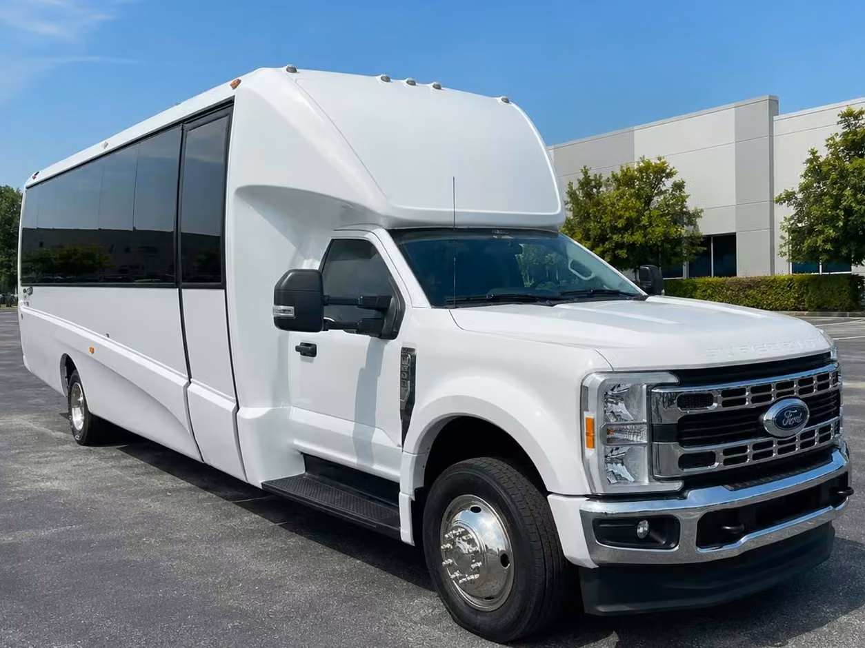 casselberry 25 passenger minibus rental