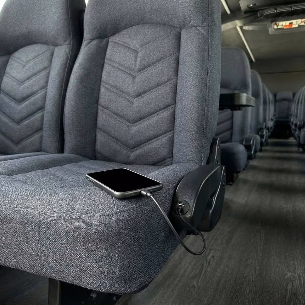casselberry 25 passenger minibus usb charging