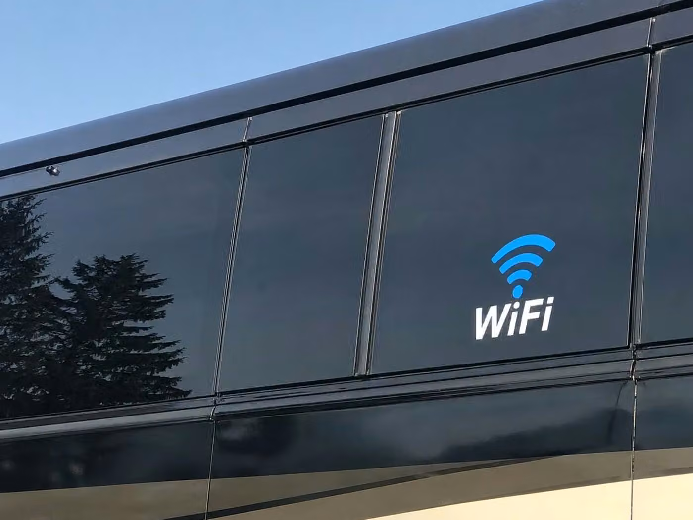 casselberry 25 passenger minibus wifi