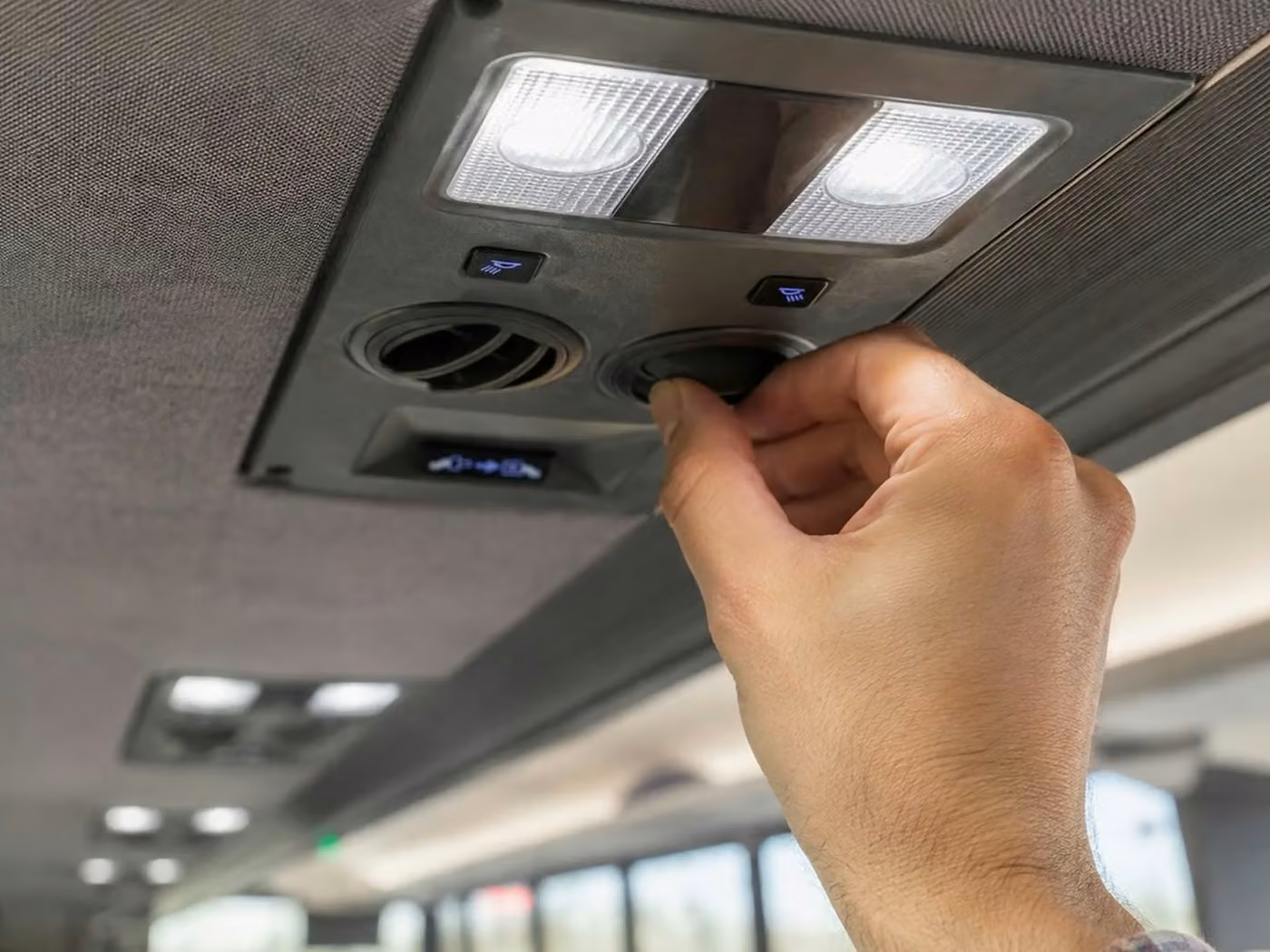 casselberry 28 passenger minibus air conditioning