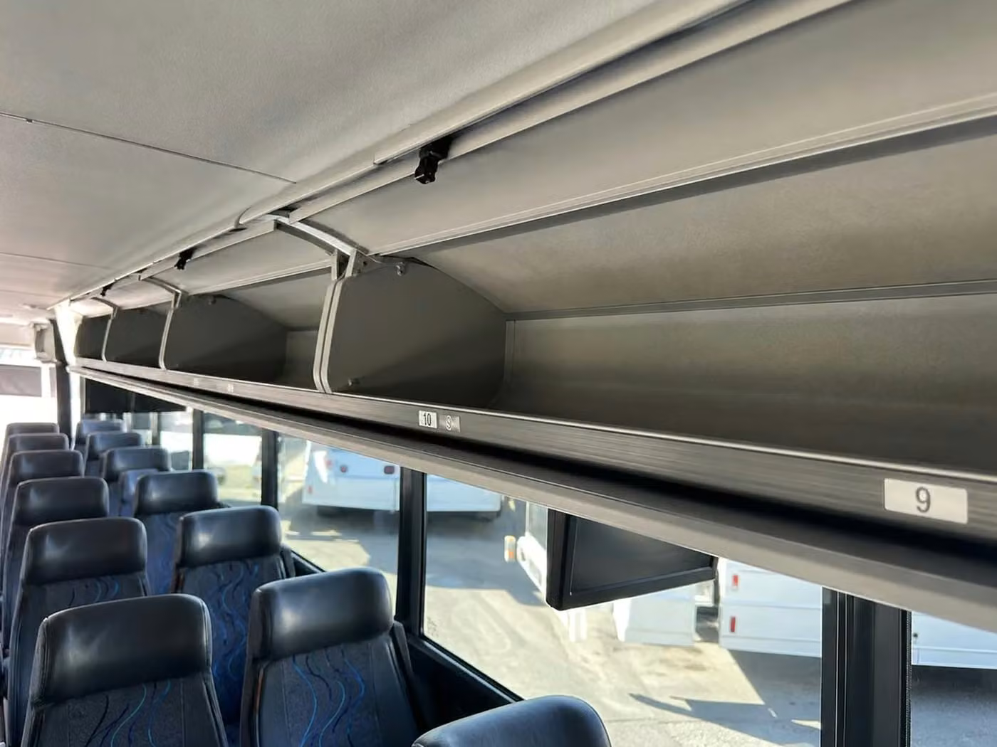casselberry 28 passenger minibus overhead storage