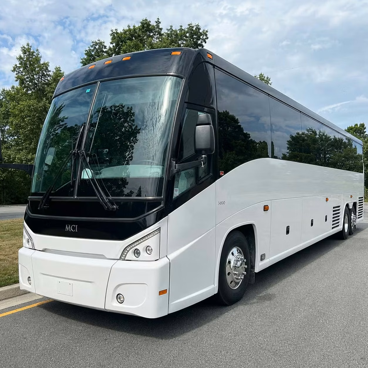 casselberry tour buses and airport transfers for performing artists and bands